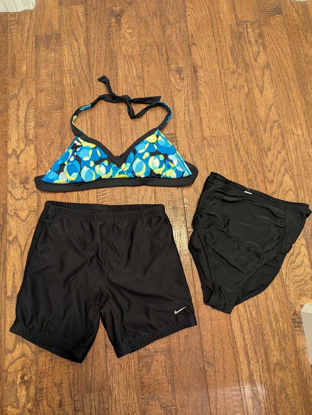 Nike Blue & Black Reversible Swim top & short Active bottoms & New Bottom Sz M